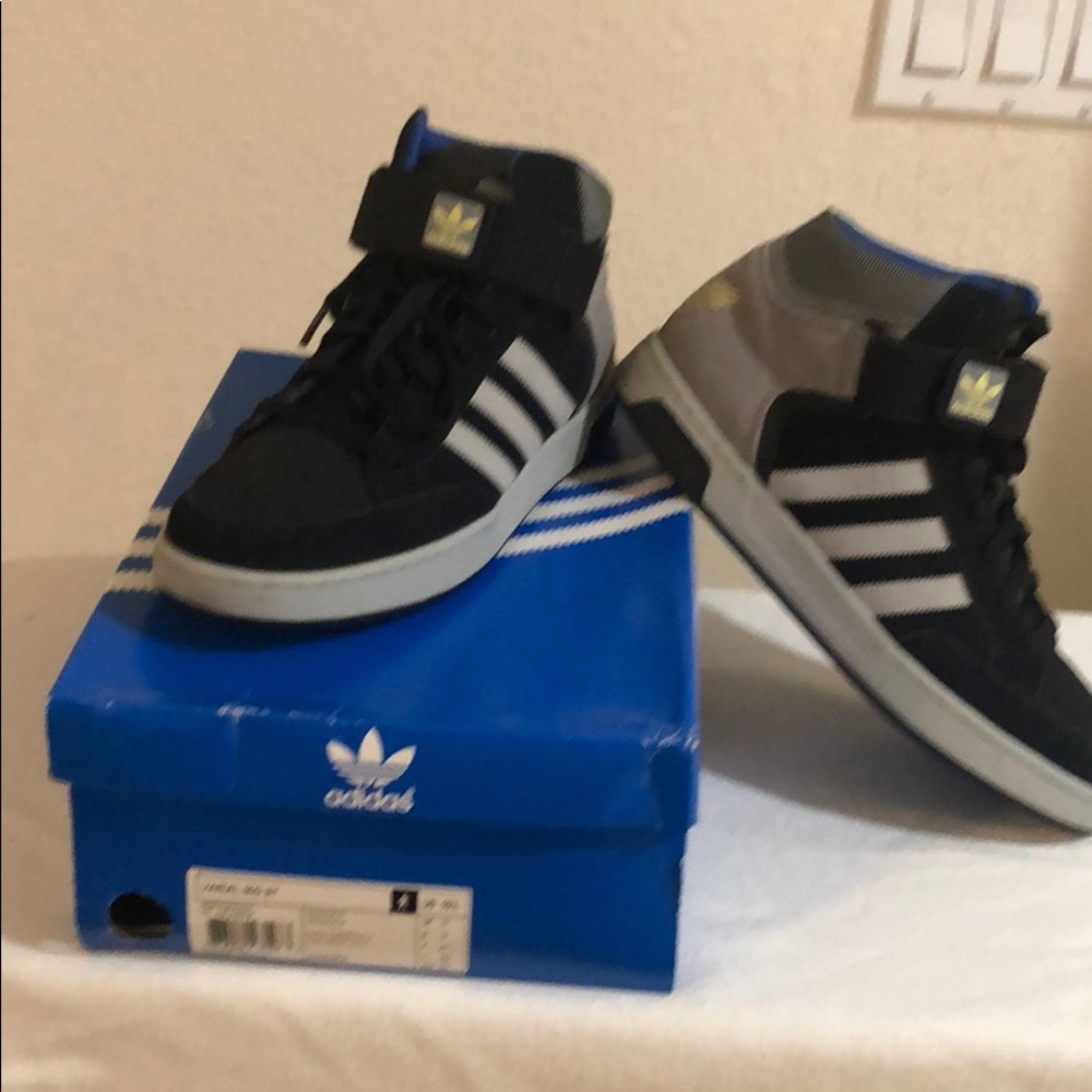 Adidas Skateboarding Varial Mid ST